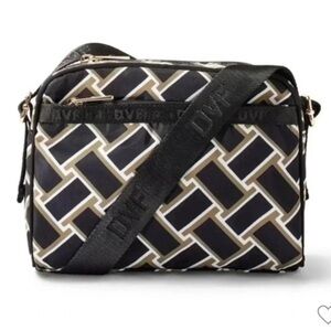 DVF for Target Camera Bag Weave
NWT
Neutral Diane Von Furstenburg new 🆕